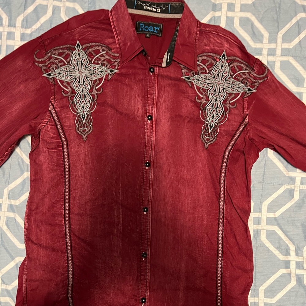 Buckle t-shirt